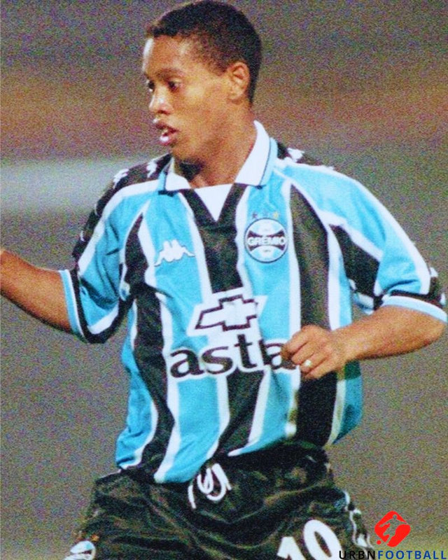 RONALDINHO 2000-01 (Grecia)