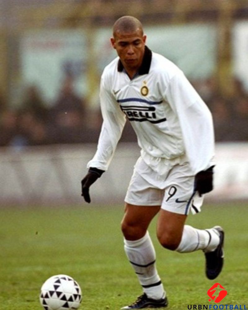 RONALDO 1998-99 (International)