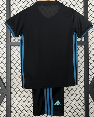 Conjunto infantil del REAL MADRID