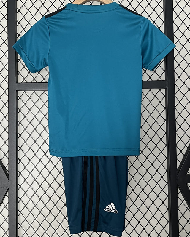 Conjunto infantil del REAL MADRID
