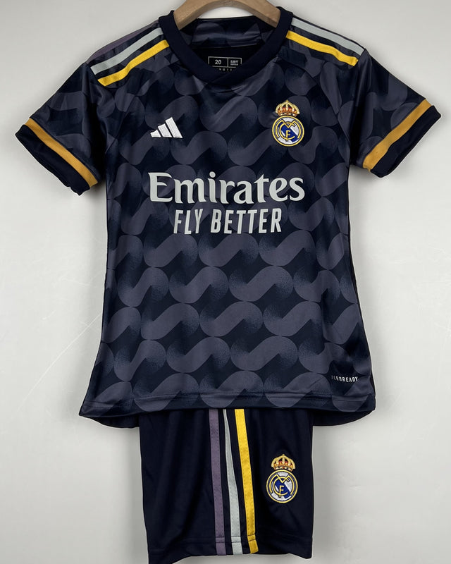 Conjunto infantil del REAL MADRID