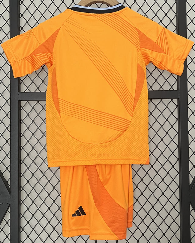 Conjunto infantil del REAL MADRID