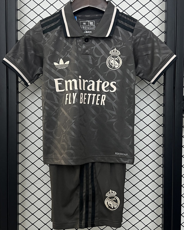 Conjunto infantil del REAL MADRID
