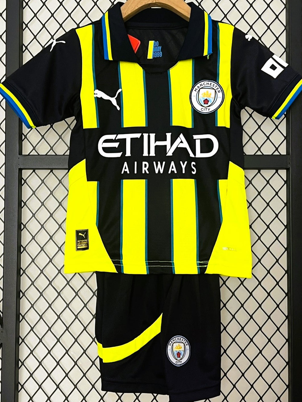 Kit infantil del MANCHESTER CITY