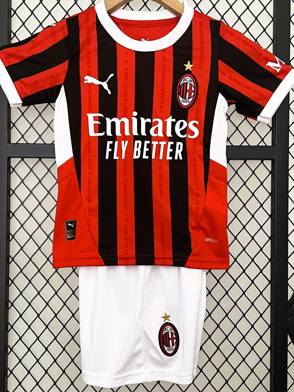 MILAN kid kit