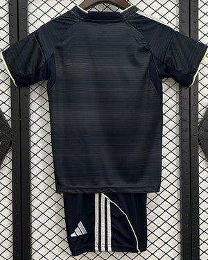 Conjunto infantil del REAL MADRID