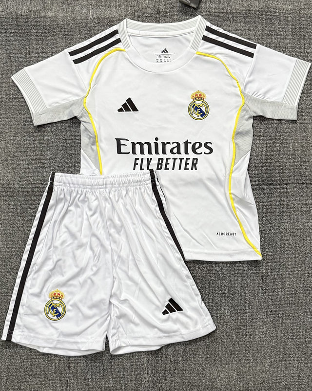 Conjunto infantil del REAL MADRID