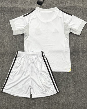 Conjunto infantil del REAL MADRID