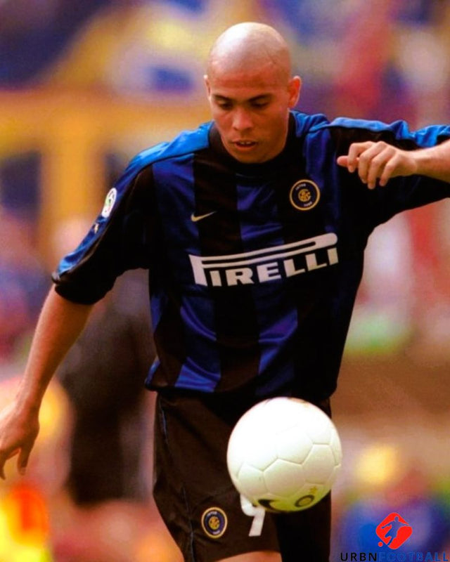 RONALDO 1999-00 (International)